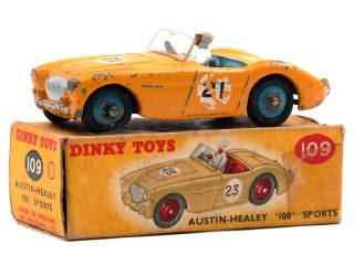 Lot 631 - DINKY TOYS (GB) (1)