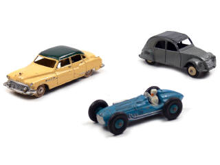 Lot 619 - DINKY TOYS (FRANCE) (3)
