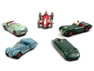 Lot 682 - DINKY TOYS (GB) (5)