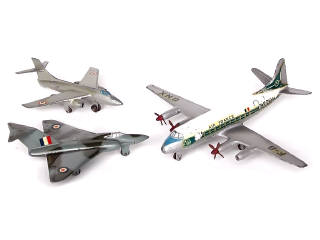 Lot 141 - DINKY TOYS (3)