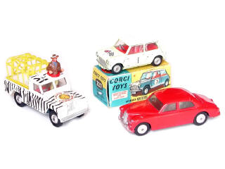 Lot 95 - CORGI TOYS (GB) (3)