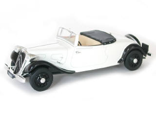 Lot 22 - UNIVERSAL HOBBIES (CHINE) (1)