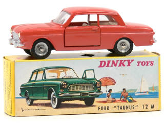 Lot 900 - DINKY TOYS (FRANCE) (1)