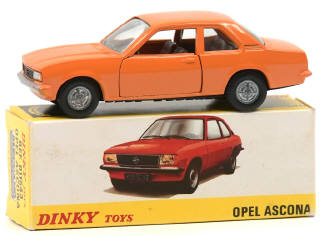 Lot 971 - DINKY TOYS (FRANCE) (1)