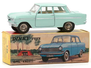 Lot 907 - DINKY TOYS (FRANCE) (1)