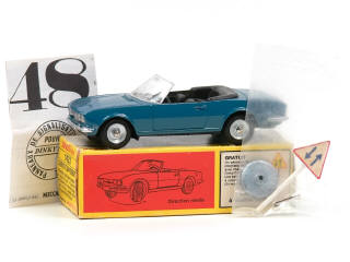 Lot 942 - DINKY TOYS (FRANCE) (1)