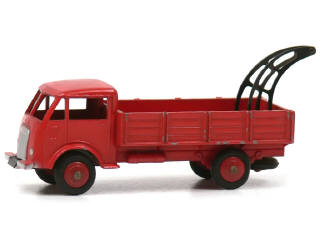 Lot 975 - DINKY TOYS (FRANCE) (1)