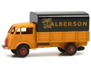 Lot 977 - DINKY TOYS (FRANCE) (1)