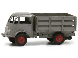 Lot 973 - DINKY TOYS (FRANCE) (1)
