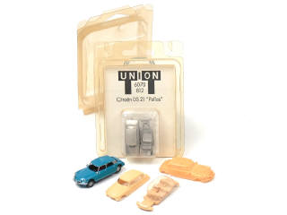 Lot 381 - DIVERS (4)