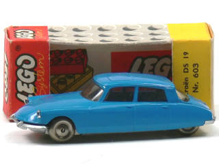 Lot 336 - LEGO (DANEMARK) (1)