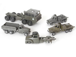 Lot 134 - DIVERS (5)