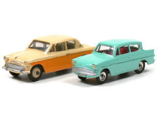 Lot 709 - DINKY TOYS (GB) (2)