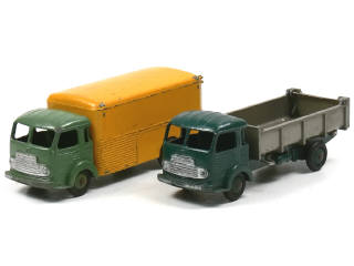 Lot 622 - DINKY TOYS (FRANCE) (2)