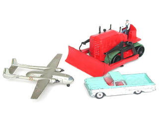 Lot 64 - DINKY TOYS (3)