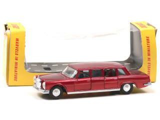 Lot 669 - DINKY TOYS (GB) (1)