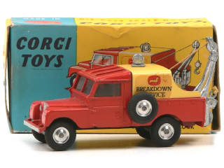 Lot 402 - CORGI TOYS (GB) (1)