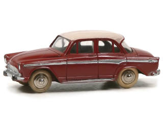 Lot 561 - DINKY TOYS (FRANCE) (1)