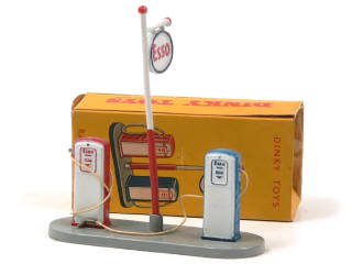 Lot 571 - DINKY TOYS (FRANCE) (1)