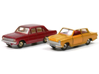 Lot 708 - DINKY TOYS (GB) (2)