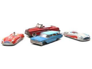 Lot 222 - DIVERS (4)