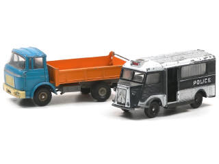 Lot 625 - DINKY TOYS (FRANCE) (2)