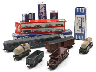 Lot 249 - HORNBY 'HO' (6)