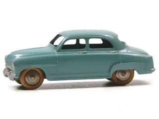 Lot 548 - DINKY TOYS (FRANCE) (1)