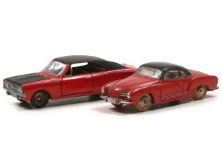 Lot 605 - DINKY TOYS (FRANCE) (2)