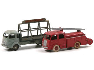Lot 616 - DINKY TOYS (FRANCE) (2)