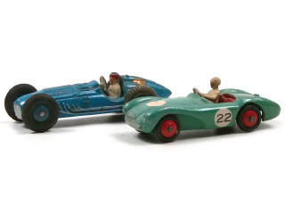 Lot 599 - DINKY TOYS (2)