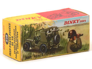 Lot 253 - DINKY TOYS (FRANCE) (1)