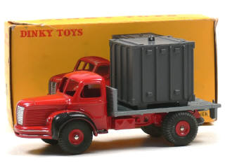 Lot 152 - DINKY TOYS (FRANCE) (1)