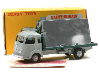 Lot 149 - DINKY TOYS (FRANCE) (1)