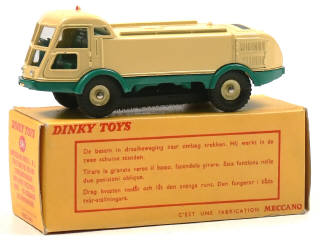 Lot 164 - DINKY TOYS (FRANCE) (1)