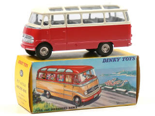 Lot 172 - DINKY TOYS (FRANCE) (1)