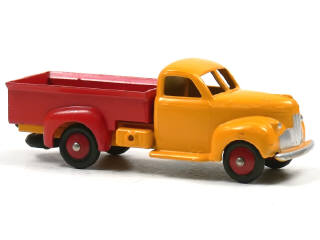 Lot 130 - DINKY TOYS (FRANCE) (1)