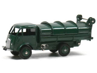 Lot 132 - DINKY TOYS (FRANCE) (1)