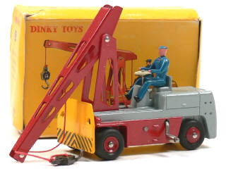 Lot 165 - DINKY TOYS (FRANCE) (1)