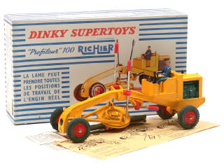 Lot 168 - DINKY TOYS (FRANCE) (1)