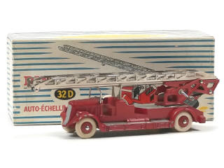 Lot 175 - DINKY TOYS (FRANCE) (1)