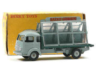 Lot 184 - DINKY TOYS (FRANCE) (1)