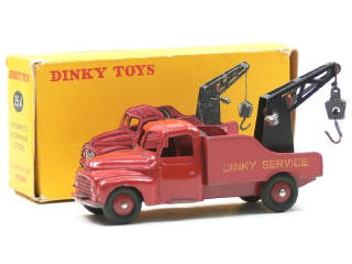 Lot 186 - DINKY TOYS (FRANCE) (1)