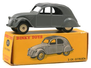 Lot 129 - DINKY TOYS (FRANCE) (1)