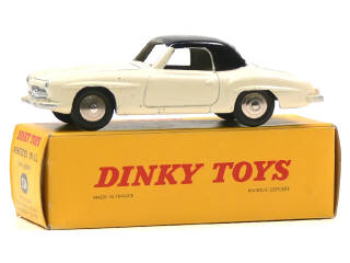 Lot 121 - DINKY TOYS (FRANCE) (1)