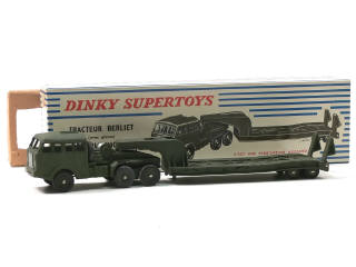 Lot 246 - DINKY TOYS (FRANCE) (1)