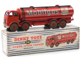 Lot 106 - DINKY TOYS (GB) (1)