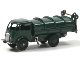 Lot 140 - DINKY TOYS (FRANCE) (1)