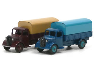Lot 679 - DINKY TOYS (GB) (2)
