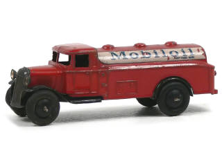 Lot 669 - DINKY TOYS (GB) (1)